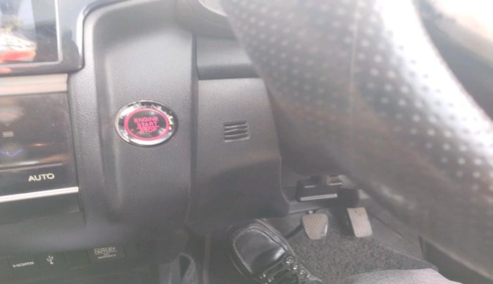 2017 Honda WR-V 1.5L I-DTEC VX MT, Diesel, Manual, 1,05,827 km, interior