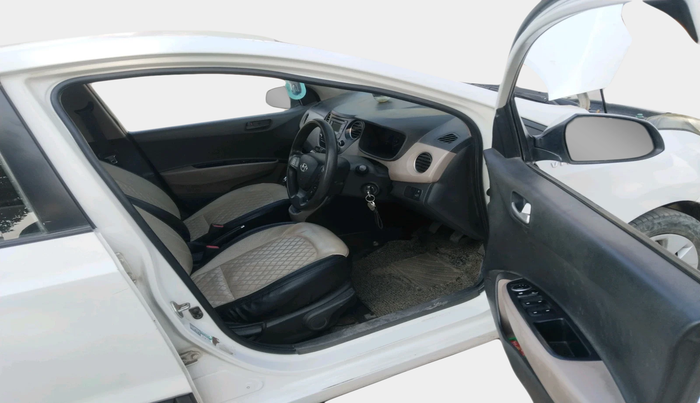 2015 Hyundai Xcent S 1.2, Petrol, Manual, 1,14,528 km, interior