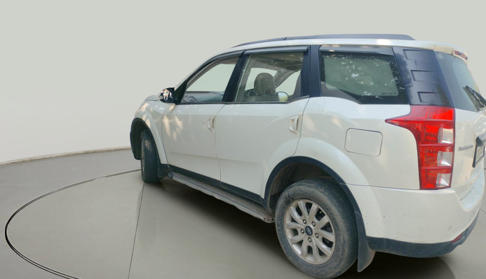 2016 Mahindra XUV500 W10, Diesel, Manual, 2,06,202 km, exterior