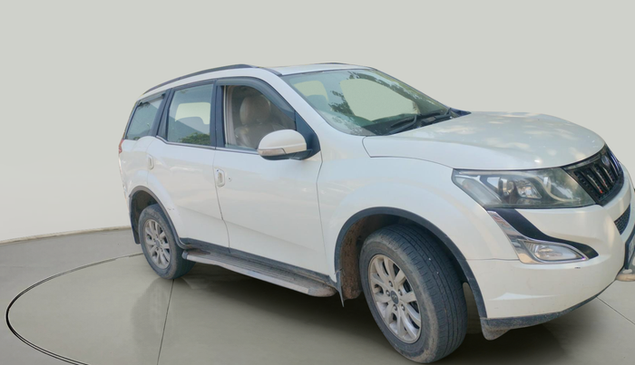 2016 Mahindra XUV500 W10, Diesel, Manual, 2,06,202 km, exterior