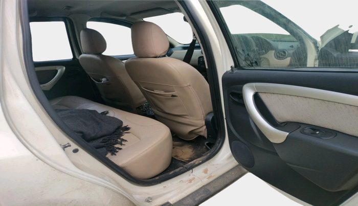 2013 Renault Duster 85 PS RXE DIESEL, Diesel, Manual, 1,21,357 km, interior