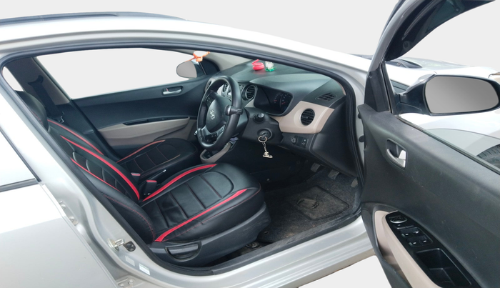 2015 Hyundai Grand i10 SPORTZ 1.2 KAPPA VTVT, Petrol, Manual, 1,03,355 km, interior