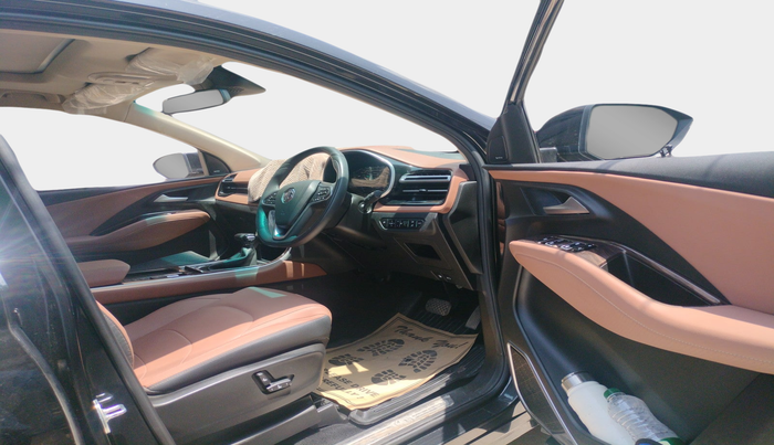 2024 MG HECTOR PLUS SAVVY PRO 1.5 TURBO CVT 6 STR, Petrol, Automatic, 17,500 km, interior