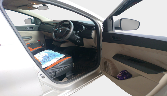 2020 Renault TRIBER RXL MT, Petrol, Manual, 89,593 km, interior