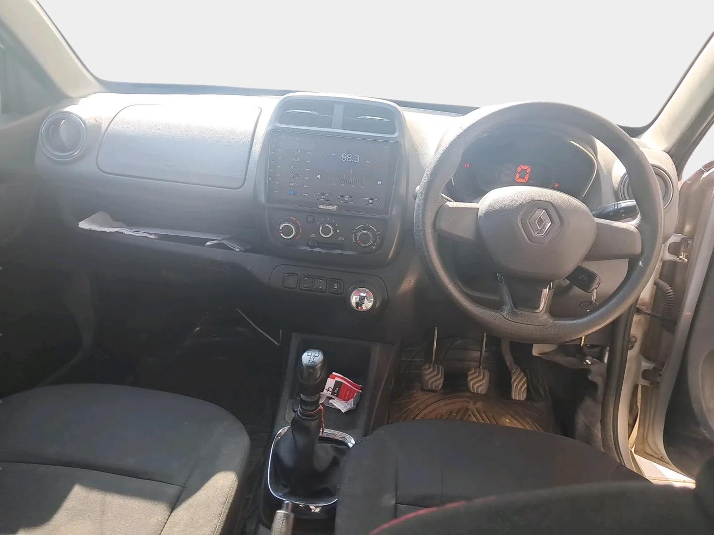 2017 Renault Kwid RXT 0.8, Petrol, Manual, 1,00,180 km, interior