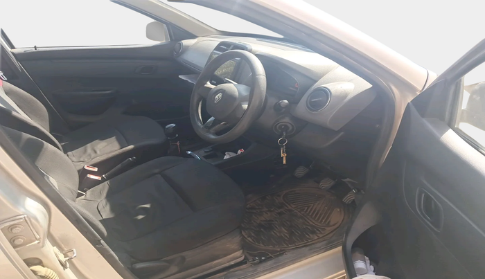 2017 Renault Kwid RXT 0.8, Petrol, Manual, 1,00,180 km, interior