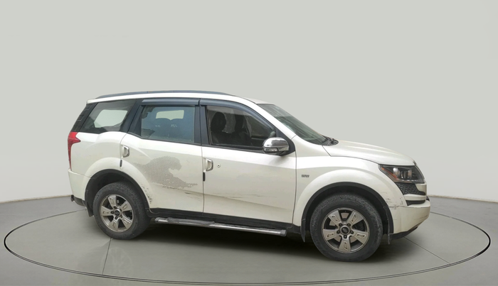 2013 Mahindra XUV500 W8, Diesel, Manual, 1,43,675 km, exterior
