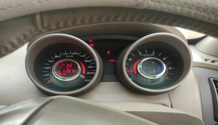 2013 Mahindra XUV500 W8, Diesel, Manual, 1,43,675 km, interior