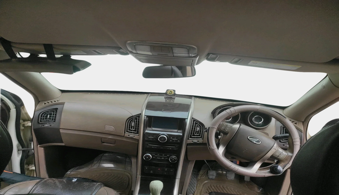 2013 Mahindra XUV500 W8, Diesel, Manual, 1,43,675 km, interior