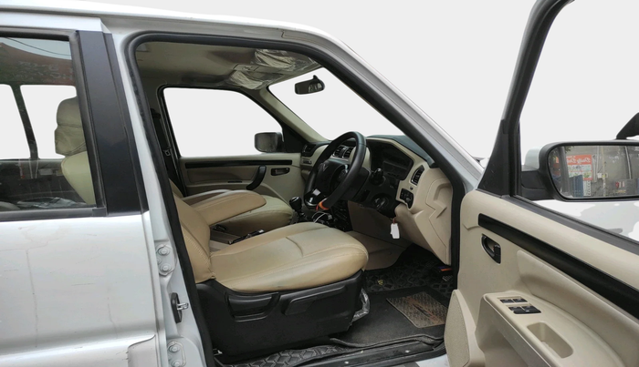 2024 Mahindra SCORPIO CLASSIC S11 MT 7S CC, Diesel, Manual, 23,367 km, interior