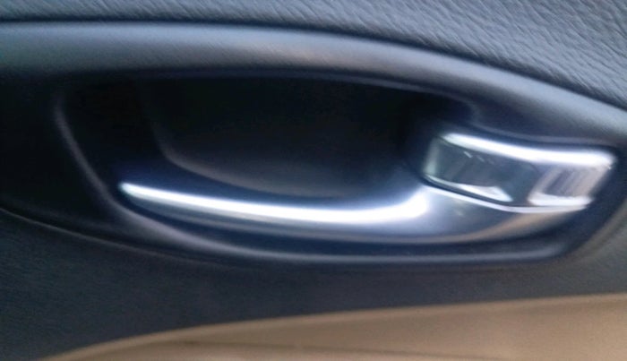 2018 Jeep Compass LONGITUDE 2.0 DIESEL, Diesel, Manual, 1,20,116 km, interior