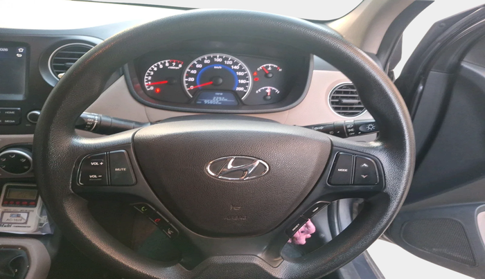 2017 Hyundai Grand i10 SPORTZ (O) 1.2 KAPPA VTVT, Petrol, Manual, 95,802 km, interior