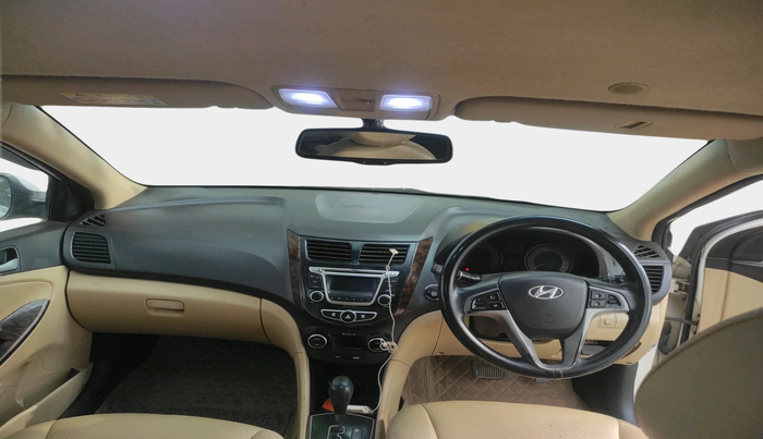 2015 Hyundai Verna FLUIDIC 1.6 VTVT S O AT, Petrol, Automatic, 87,605 km, interior