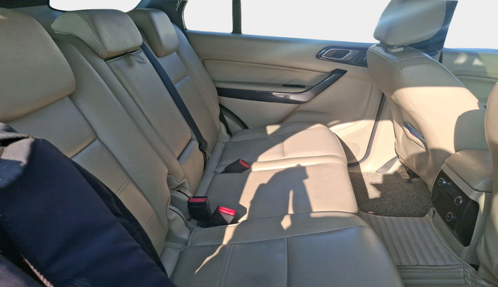 2017 Ford Endeavour TITANIUM 3.2 4X4 AT, Diesel, Automatic, 1,53,568 km, interior