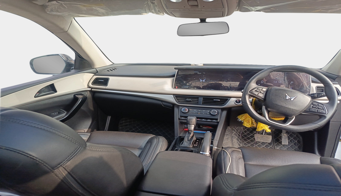 2024 Mahindra XUV700 AX 5 D AT 7 STR, Diesel, Automatic, 41,732 km, interior