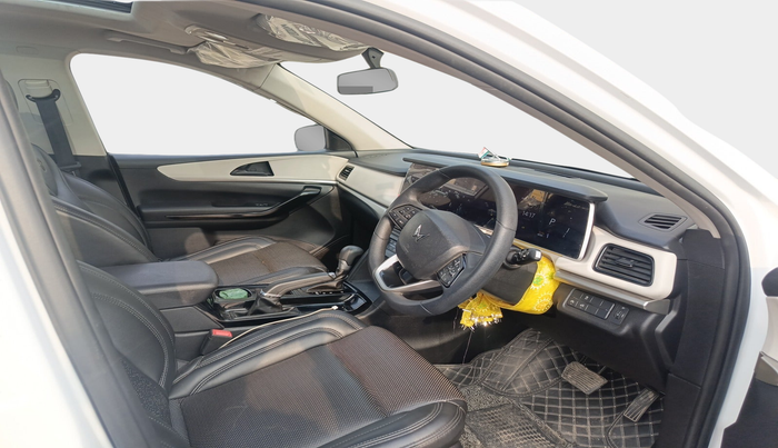 2024 Mahindra XUV700 AX 5 D AT 7 STR, Diesel, Automatic, 41,732 km, interior