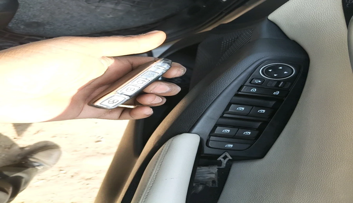 2023 KIA SELTOS  HTX 1.5 PETROL MT, Petrol, Manual, 24,049 km, interior