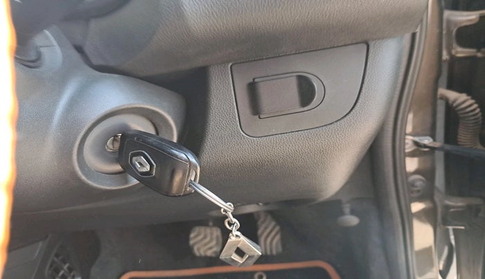 2020 Renault Kwid CLIMBER 1.0 AMT (O), Petrol, Automatic, 22,100 km, interior