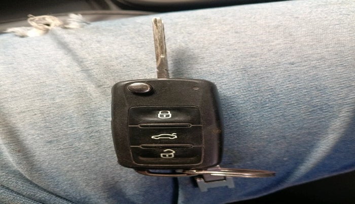 2015 Volkswagen Polo HIGHLINE1.5L, Diesel, Manual, 1,03,616 km, interior