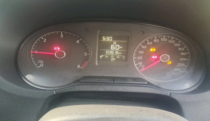 2015 Volkswagen Polo HIGHLINE1.5L, Diesel, Manual, 1,03,616 km, interior