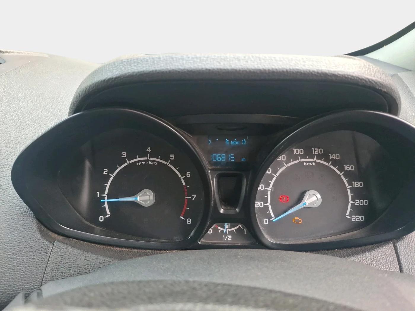 2014 Ford Ecosport AMBIENTE 1.5L PETROL, Petrol, Manual, 1,06,815 km, interior