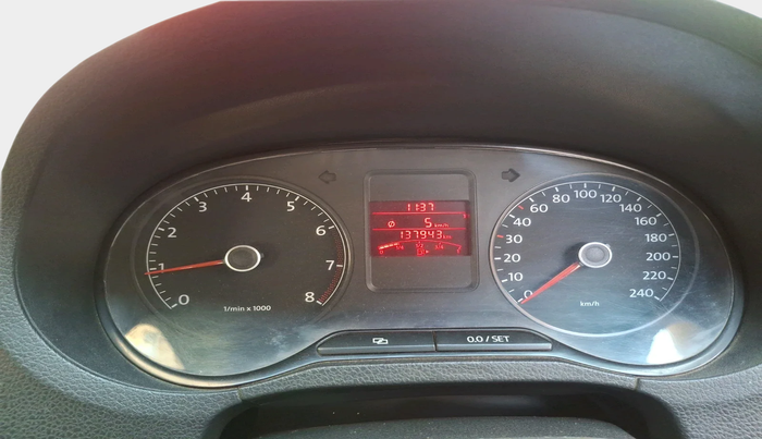 2013 Volkswagen Polo HIGHLINE1.2L, Petrol, Manual, 1,37,943 km, interior