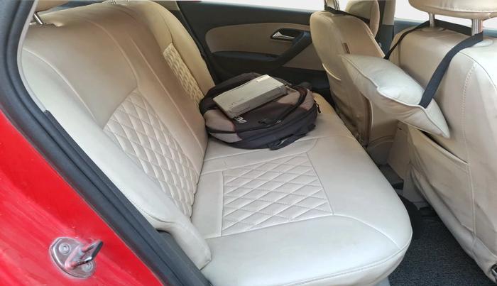 2013 Volkswagen Polo HIGHLINE1.2L, Petrol, Manual, 1,37,943 km, interior