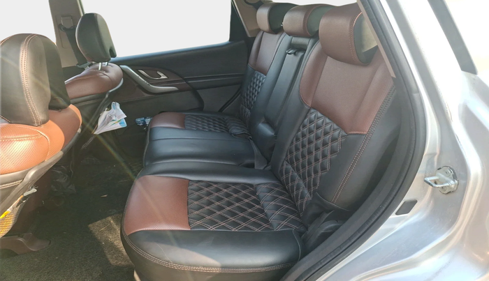 2014 Mahindra XUV500 W8, Diesel, Manual, 1,96,335 km, interior