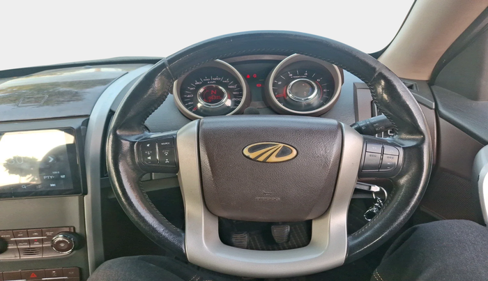 2014 Mahindra XUV500 W8, Diesel, Manual, 1,96,335 km, interior