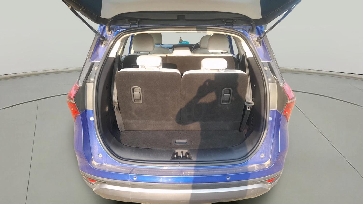 2021 Mahindra XUV700 AX 7 LUXURY D AT 7 STR, Diesel, Automatic, 52,773 km, exterior