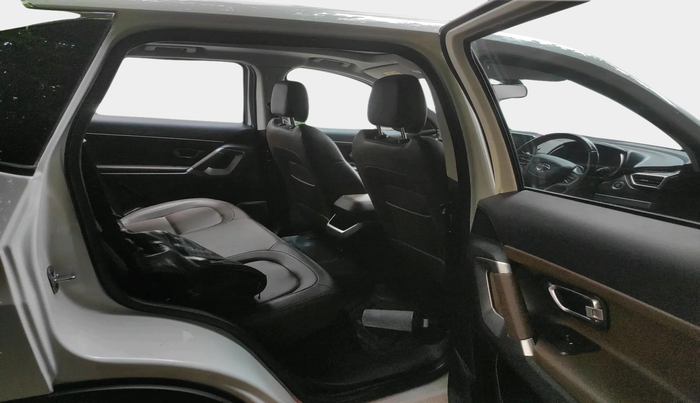 2022 Tata Harrier XZA PLUS 2.0L, Diesel, Automatic, 61,545 km, interior