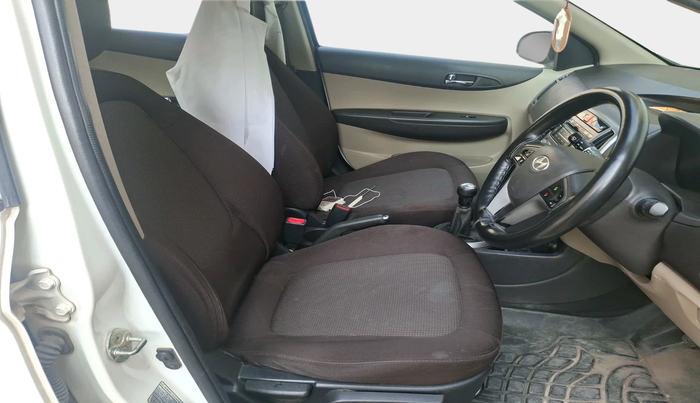 2014 Hyundai i20 ASTA 1.2, Petrol, Manual, 1,28,091 km, interior