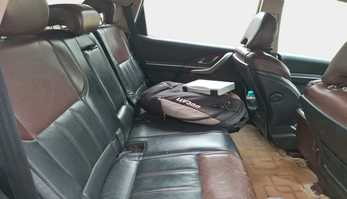 2014 Mahindra XUV500 W8, Diesel, Manual, 1,07,148 km, interior