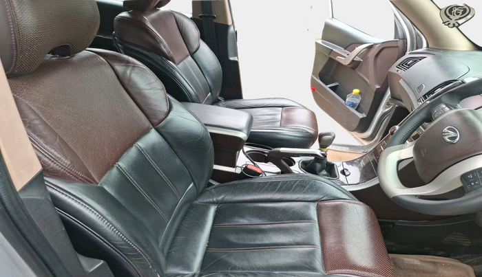 2014 Mahindra XUV500 W8, Diesel, Manual, 1,07,148 km, interior