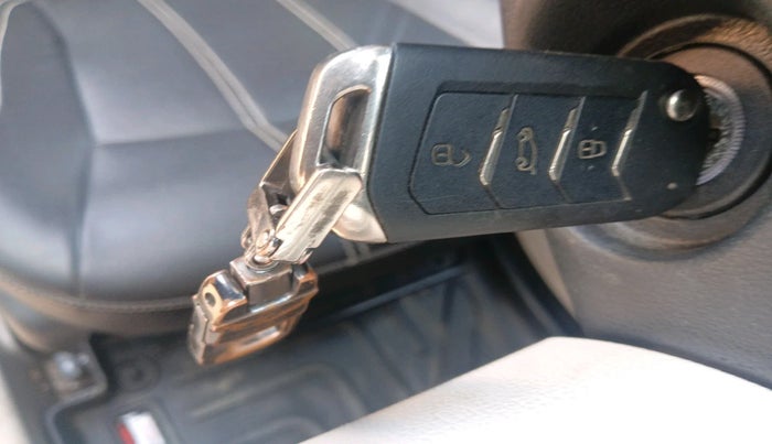 2023 Mahindra XUV300 W6 1.5 Diesel, Diesel, Manual, 36,767 km, interior