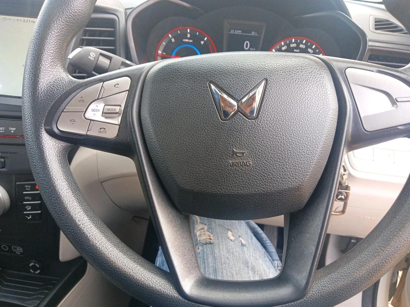 2023 Mahindra XUV300 W6 1.5 Diesel, Diesel, Manual, 38,000 km, interior