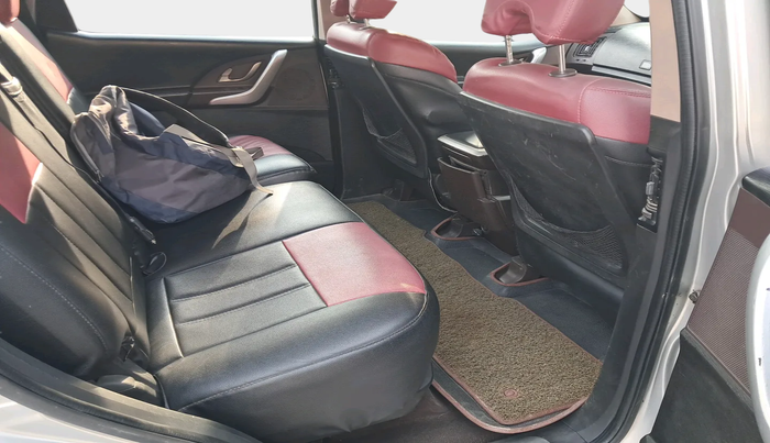 2012 Mahindra XUV500 W8, Diesel, Manual, 1,04,447 km, interior