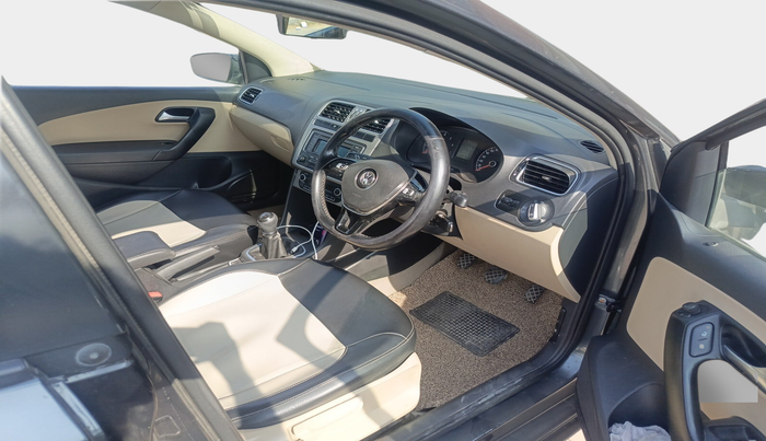 2015 Volkswagen Polo HIGHLINE1.2L, Petrol, Manual, 88,331 km, interior