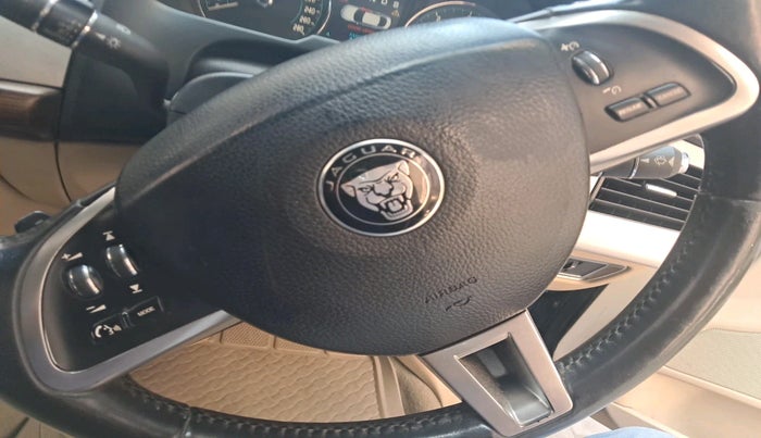 2014 Jaguar XF 2.2 DIESEL, Diesel, Automatic, 96,822 km, interior