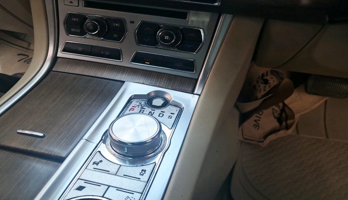 2014 Jaguar XF 2.2 DIESEL, Diesel, Automatic, 96,822 km, interior