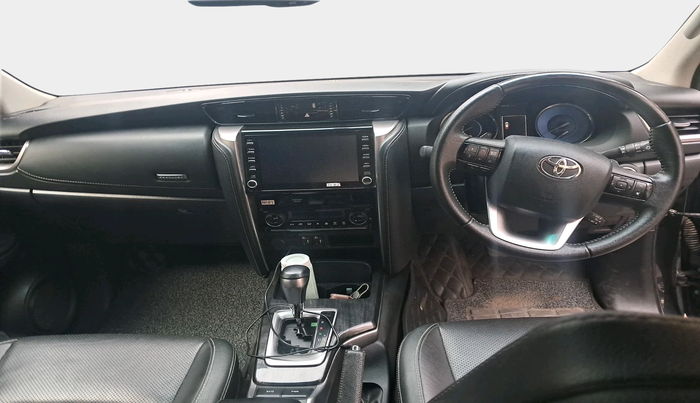 2023 Toyota Fortuner 4X2 AT 2.7 PETROL, Petrol, Automatic, 24,578 km, interior