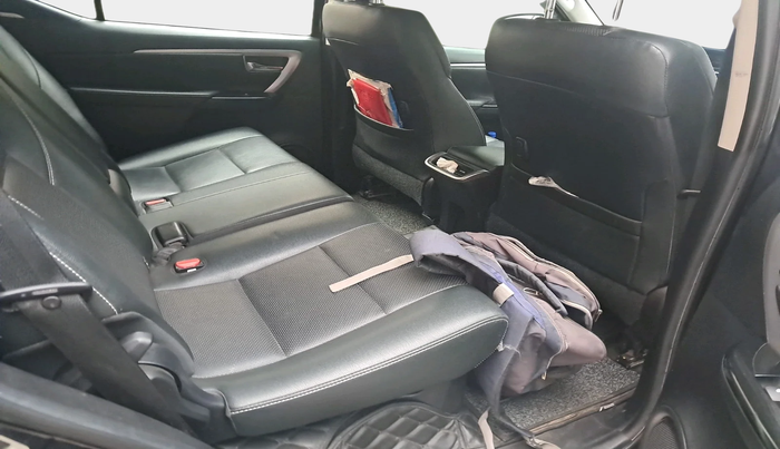 2023 Toyota Fortuner 4X2 AT 2.7 PETROL, Petrol, Automatic, 24,578 km, interior