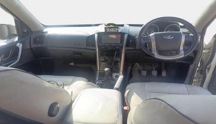 2018 Mahindra XUV500 W9, Diesel, Manual, 1,38,547 km, interior