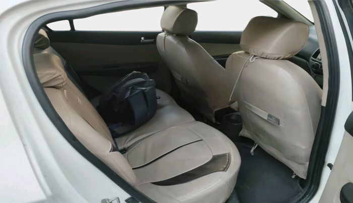 2013 Hyundai i20 SPORTZ 1.4 CRDI, Diesel, Manual, 1,55,384 km, interior