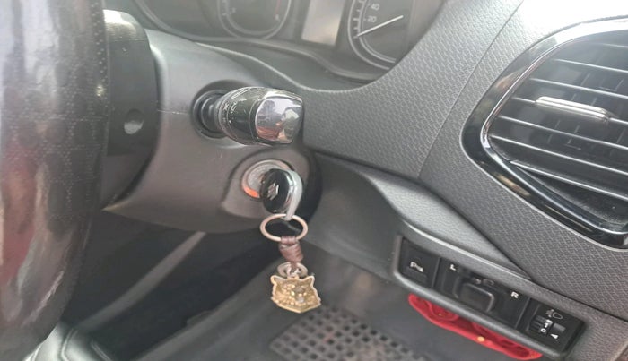 2016 Maruti Vitara Brezza ZDI, Diesel, Manual, 1,19,402 km, interior