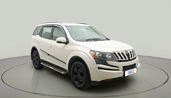 2015 Mahindra XUV500 W8, Diesel, Manual, 1,04,973 km, exterior