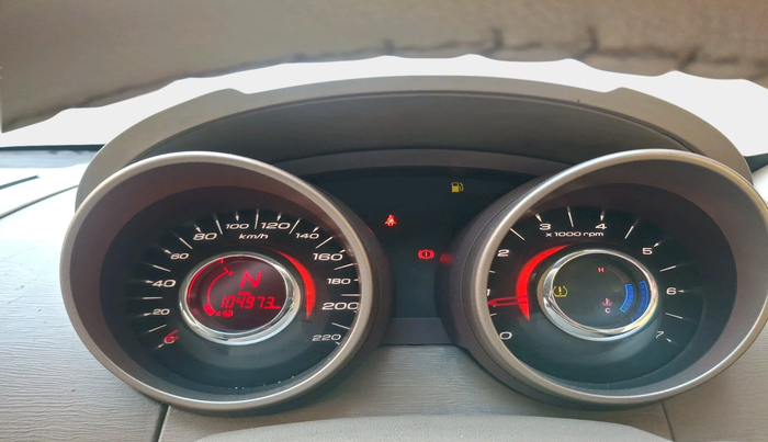 2015 Mahindra XUV500 W8, Diesel, Manual, 1,04,973 km, interior