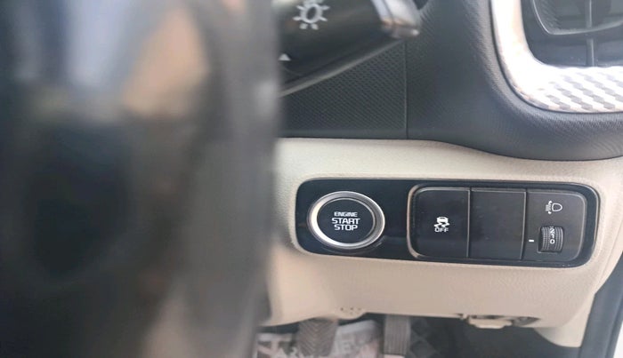 2022 KIA SONET HTX ANNIVERSARY EDITION 1.5, Diesel, Manual, 1,00,383 km, interior