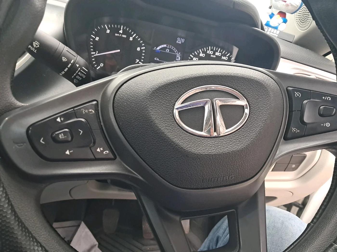 2023 Tata ALTROZ XM PLUS SUNROOF, Petrol, Manual, 18,192 km, interior