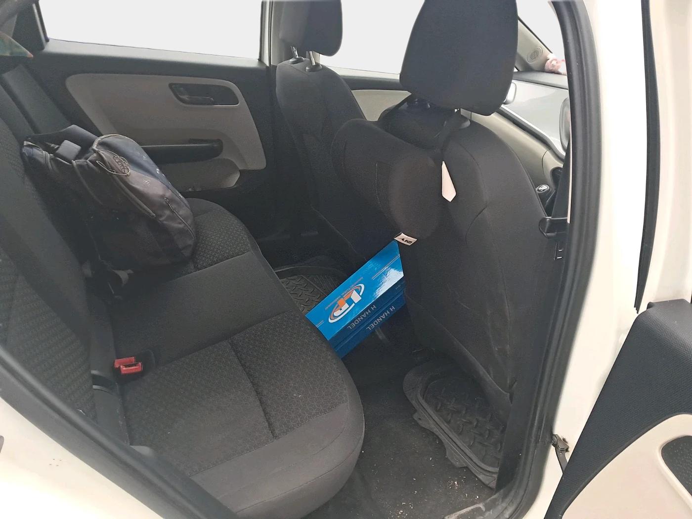 2023 Tata ALTROZ XM PLUS SUNROOF, Petrol, Manual, 18,192 km, interior
